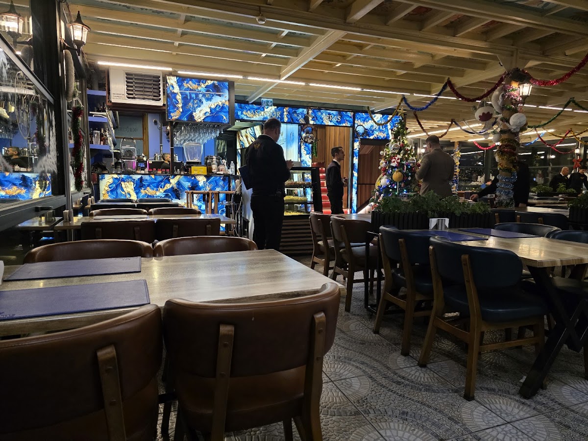 Seven Hills Restaurant-3