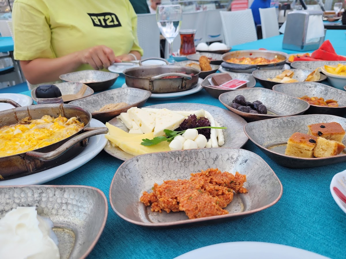 Seven Hills Restaurant-8